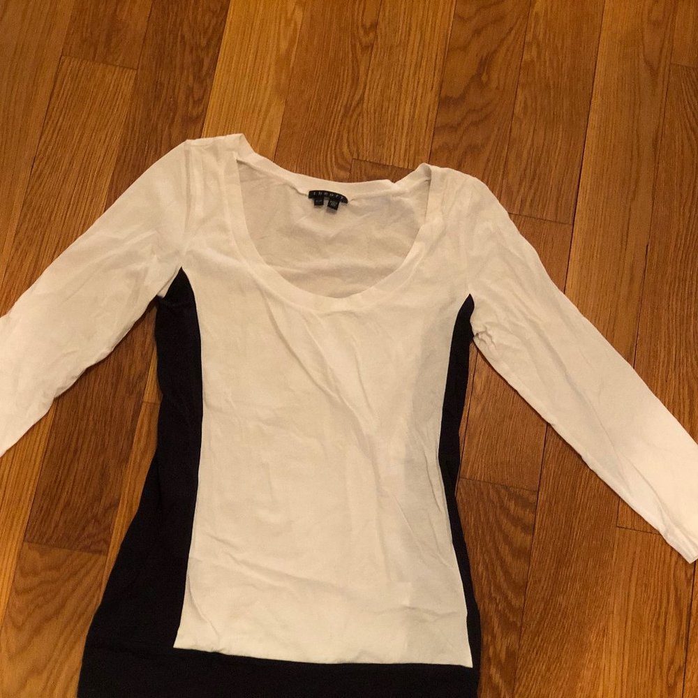 Theory Sz P NWOT L-Sleeve White/Blue Color-block T